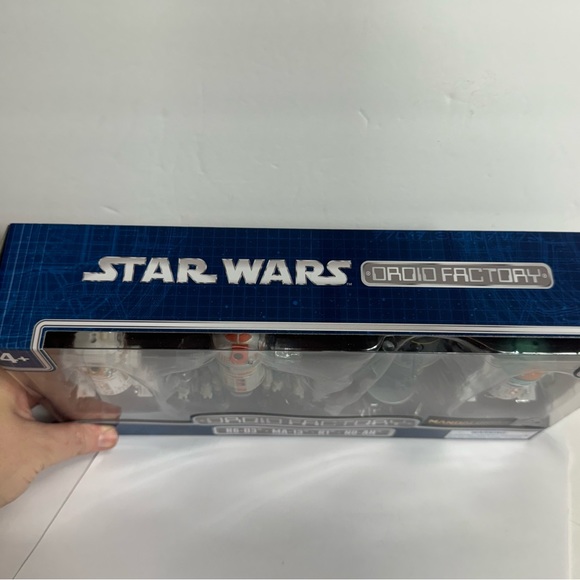 NWT. Disney Droid Factory. New in box Set of 4 Mandalorian Droids - Picture 7 of 13